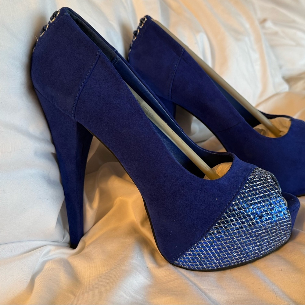 Elegant Blue Peep-Toe Heels